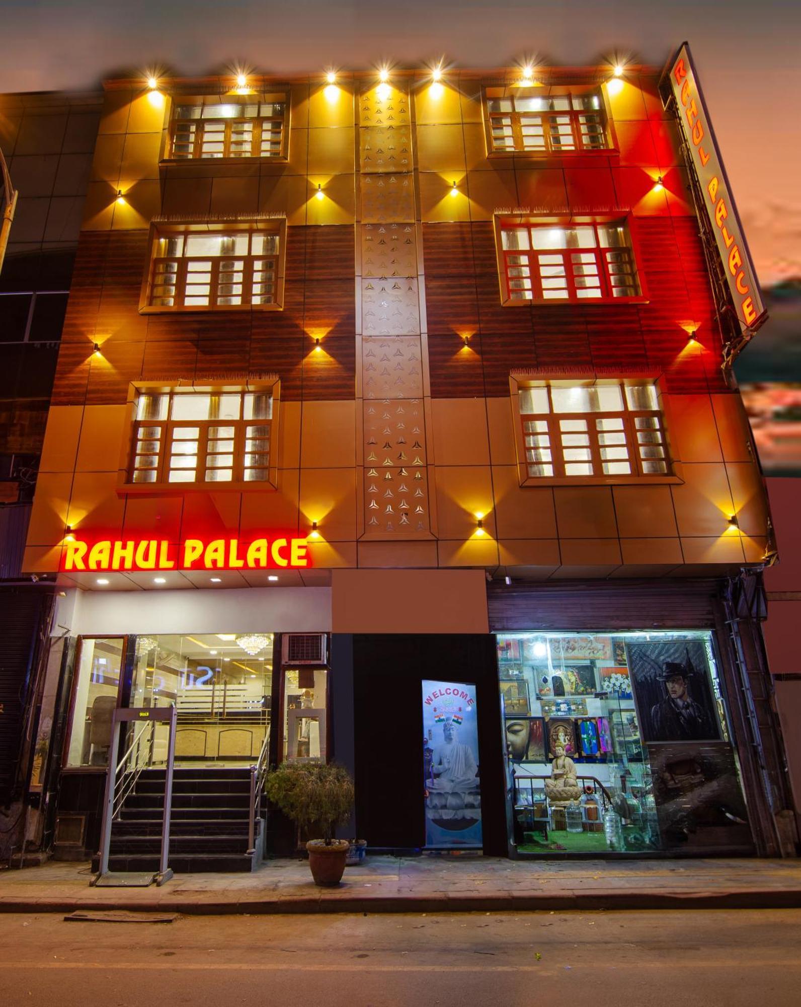 Rahul Palace By Golden Tree Near Metro Station And Ajmal Khan Market Ню Делхи Екстериор снимка
