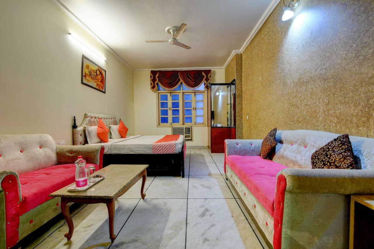 Rahul Palace By Golden Tree Near Metro Station And Ajmal Khan Market Ню Делхи Екстериор снимка