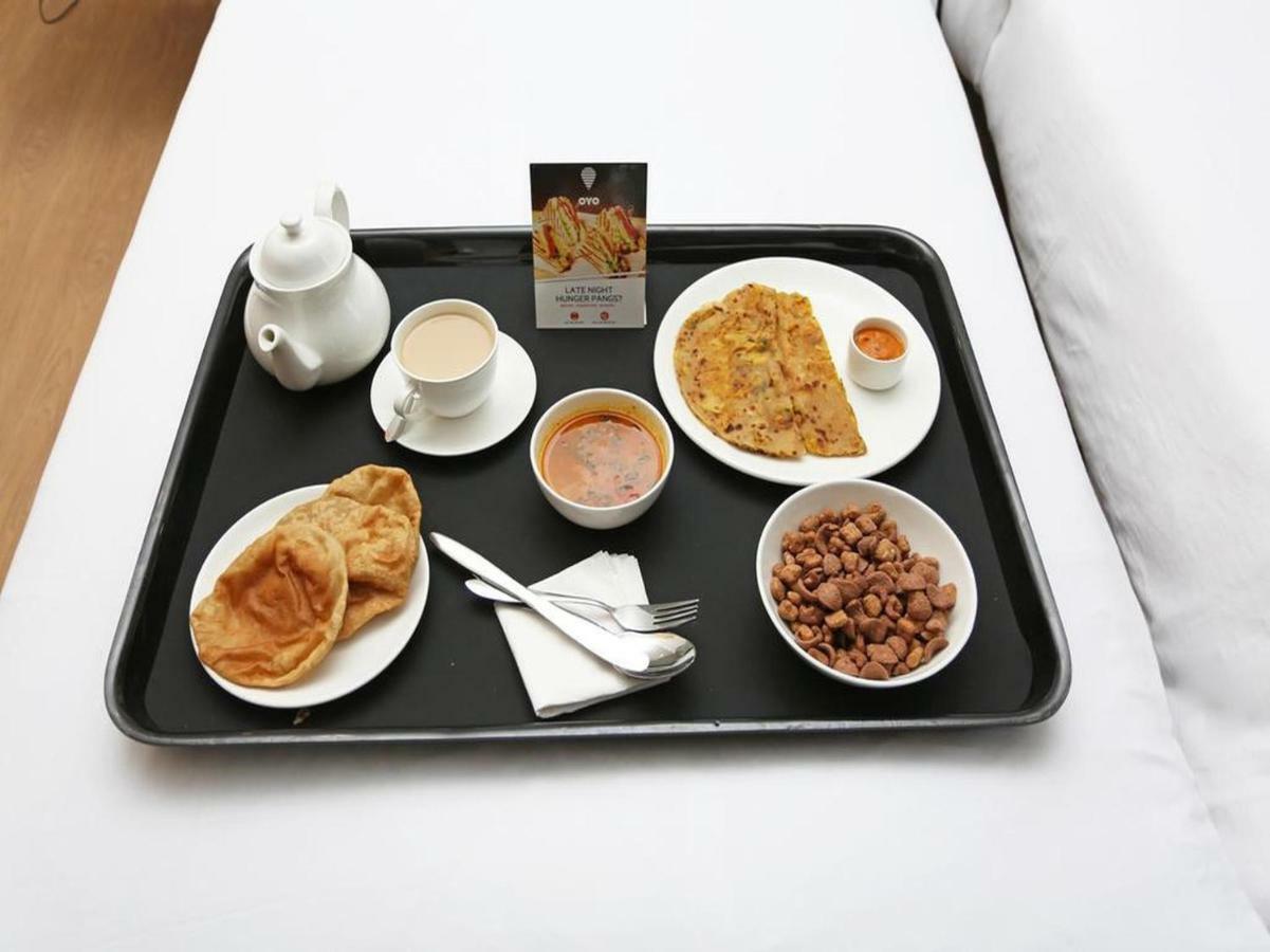 Rahul Palace By Golden Tree Near Metro Station And Ajmal Khan Market Ню Делхи Екстериор снимка